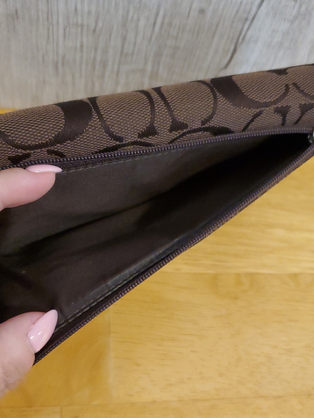 Coach Hamptons Signature Checkbook Wallet In Chocolate ... Excellent Condition - Picture 11 of 11
